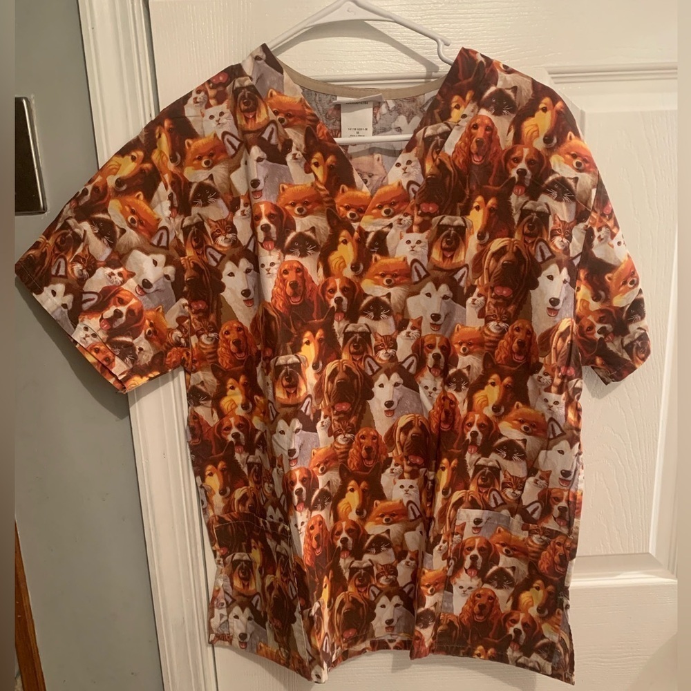 Dog and Cat Face Scrub Top - Picture 1 of 4